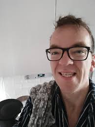 De R10 Selfie Wedstrijd! Maak een selfie met op de achtergrond je radio!  Waar luister jij Radio 10? Plaats je foto hieronder! Groet, Stoet!