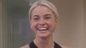 Olivia Dunne shows off tiny physique compared to towering pro volleyball  star in staggering height difference