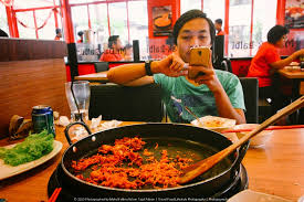 Restoran ini menawarkan daging premium yang halal dan berkualiti tinggi seperti daging wagyu australia dan daging batang pinang. Mr Dakgalbi Makanan Korea Sedap Dan Berbaloi