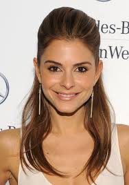 Just scoop the sides of your hair back, twist them, and pin them on top of one another straight across your. Maria Menounos Half Up Half Down Hairstyle For Long Straight Hair Hairstyles Weekly