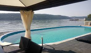 Pe baza a 3 evaluări, cazările pe această secțiune au un scor mediu de 9.5/10. 10 Pensiuni Din Romania Cu Piscine Fabuloase Preturi La Cazare De La 85 Lei De Persoana Noapte All4travel