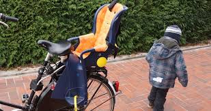 Sitzen ab wann kann / darf ein baby sitzen? Kinderfahrradsitz Test Den Richtigen Fahrrad Kindersitz Finden