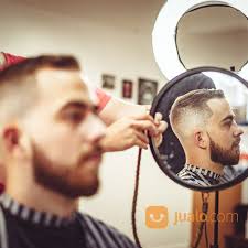Banyak jenis wirausaha modal kecil yang dapat anda lakukan, salah satunya adalah dengan membuka bisnis jasa potong rambut atau barbershop. Jasa Potong Rambut Pria Andrean Barbershop Jakarta Timur Jualo