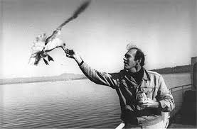 La gaviota del best seller de richard bach, resistiéndose a ser como las demás. Elmundo Es Suplementos Magazine 153 Renace Juan Salvador Gaviota