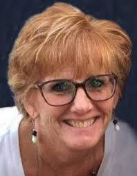 Lori Combs's Instagram, Twitter & Facebook