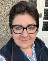 Tracy Budge's Instagram, Twitter & Facebook