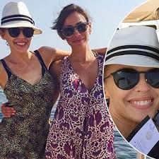 One month away from her 50th birthday, kylie minogue is back with her 14th effort, golden. Neighbours Reunion Kylie Minogue And Natalie Imbruglia Jet Off On A Girly Getaway Mirror Online