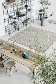 Bei teppichversand24 finden sie daher eine große auswahl an runden teppichen in vielen farben und größen. Sisal Bis Perser Die 3 Grossen Teppich Trends Fur Den Sommer 2021