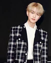 Jun 18, 2021 · yoon jong shin is the manager, while onew is in charge of desserts and music. Pin By Nany On Shinee In 2021 Shinee Onew Shinee Onew Shinee