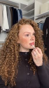 I think I found my new styling brush @bouncecurl SO GOOD 😭🤍 #curlyhair  #curlyhairroutine #curly