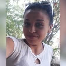 🚨 INTENSA BÚSQUEDA DE BIANCA ESCALANTE EN QUILMES 🚨 La joven Bianca  Escalante, de 19 años, se encuentra desaparecida en Quilmes desde la tarde  del 6 de octubre. Bianca tiene discapacidad, sufre