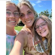 Candice Leanna (@belleandbrush) • Instagram photos and videos