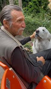 Steve Loebs and Moxie bonding in the canyon. 🥁