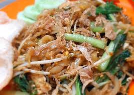 Campur udang cincang, ayam cincang, dan ikan tenggiri, aduk rata. Bagaimana Cara Membuat Kwetiaw Goreng Basah Super Resep Masakanku