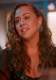 Evelyn Castro's Instagram, Twitter & Facebook