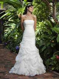 Brautkleider online aussuchen, im showroom anprobieren. Brautkleider Online Shop Brautkleid Gunstig Kaufen Verkaufen