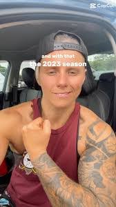 Simone Flynn's Instagram, Twitter & Facebook