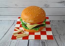 Torta Hamburguesa By Cecilia Soljan Realistic Cakes Creative Cakes Cakes For Men