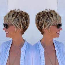 En effet, de nombreuses femmes, une fois qu'elles passent l'âge de 50 ans, décident de rafraîchir leur regard. Coiffures Apres 50 Ans Coupe De Cheveux Coiffure Cheveux