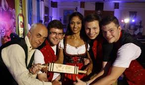 Tonihof-Buam sorgen in Kathmandu für Stimmung