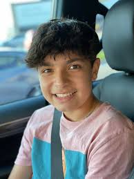 ST.KITTS-NEVIS BUZZING WITH LEGENDS...... Earlier we posted that Basketball  Legend Magic Johnson is currently vacationing in the federation. Well also  currently enjoying the sun and sand of St.Kitts-Nevis is Tennis Legend  Yannik