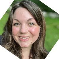 Diana Hough's Instagram, Twitter & Facebook