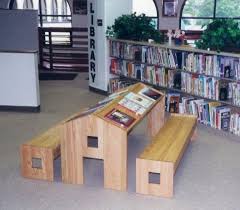 Child S Reading Table Creative Bookshelves Modern Kids Table Modern Kids