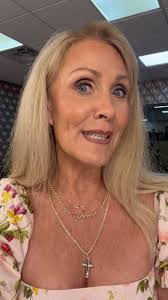 Shari Marcus's Instagram, Twitter & Facebook