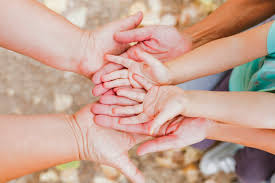 El concepto de familia ha sufrido transformaciones a lo largo de la historia. Dia Internacional De La Familia Fiesta De San Isidro Greenleaves Montessori American School