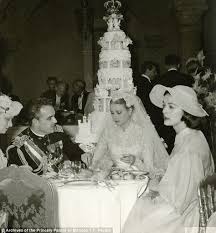 Sechs tage vor der hochzeit erreicht grace kelly auf der deojuvante ii den hafen von monaco, wo sie. 100 Royal Braut Grace Kelly Ideen Grace Kelly Grace Kelly Hochzeit Royale Hochzeiten