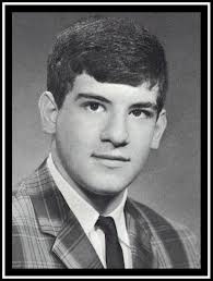 This is my friend Ronnie Hendrickson Carol Burns husband passed away many  years ago we fought twice once at maple leaf gardens and the other at Queen  City boxing club was a