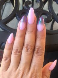 Soft Pink Almond Shaped Nails With Chameleon Chrome Ombre Effect Almondshapednails Pink Chrome Nails Almond Nails Designs Almond Shape Nails With the shape of the almond tipped nails, this looks very vampiric.