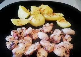 Son aspectos que nos vienen muy bien en esta época del año. Chipirones A La Plancha Con Patatas Asadas En Microondas Receta De Alicia Rosillo Cookpad