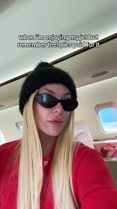 Selling Feet Pics: A Lucrative Business Model Explained