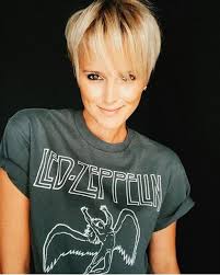 Very Short Haircut For Female 2019 Short Pixie Haircuts And Hairstyles Cutepixiehaircuts Pixie Haircut Very Short Haircuts Short Pixie Haircuts