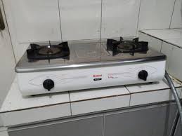 Api ri514a berupa api lilin yang berada di sisi tengah, sedangkan api ri514e berupa api ekonomis. Kompor Gas Rinnai Ri712t Kitchen Appliances Di Carousell