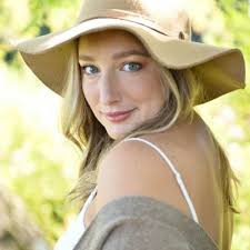 Mia-Lisa Pichette (@mamamia.lisa) • Threads, Say more