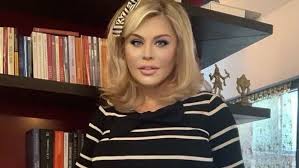 Artista împlinește frumoasa vârstă de 51 de ani! Cum AratÄƒ Fiica Loredanei Groza Elena A Implinit 22 De Ani Video Foto B1tv Ro