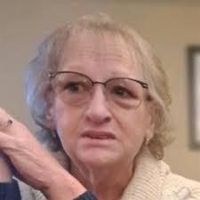 Holly Ricker's Instagram, Twitter & Facebook