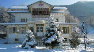 Biliard, plimbari si drumetii prin zona. Vezi Galeria Fotografica Pentru Pensiunea Paradis Situata La Valea Doftanei Traisteni In Judetul Prahova Valea Doftanei