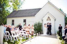 A Splendid Detail Filled Wedding At Fort Edmonton Park Fab You Bliss Outdoor Wedding Venues Wedding Venues Texas Edmonton Wedding