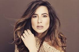 Jaramillo es la pareja de la actriz y presentadora alejandra azcárate y, de acuerdo con fuentes de la policía, esta investigación hasta ahora esta el tiempo ha intentado comunicarse con alejandra en la mañana de hoy, pero no ha sido posible. Carla Giraldo Revelo Como Se Levanto A Su Esposo Alerta Bogota
