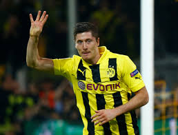 Robert lewandowski suffers injury on international duty. Robert Lewandowski Scores Four As Borussia Dortmund Thrash Real Madrid Metro News