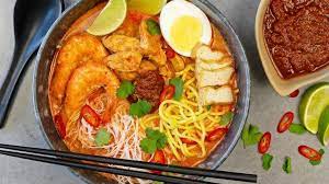 The most important part is definitely the gravy, which must be tasty, not like some brown coloured glue. Top 5 Curry Mee That You Have To Try In Penang