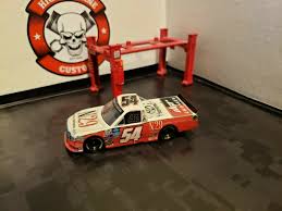 Lionel racing nascar ryan blaney #12 ford fusion 2018 carlisle. Nascar Truck Diecast 1 64 Online Shopping