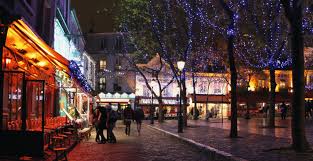 C'était un super moment de vie et l'organisation, la météo, les animations… un marché de noël c'est pour moi avant tout une bonne occasion de sortir de ma zone de confort. Christmas Lights 2020 In Paris
