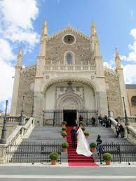 Wedding In A Church Next To The Prado Madrid Spain Would Love Ours To Be Like This Madrid Wedding Vow Renewal Ceremony Spain