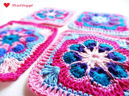 Haben sie ein paar der eckigen patches einmal gehäkelt, erklärt sich die technik wie von selbst. Lisitipps Hakeltechniken Fur Granny Squares Auch Fur Anfanger Lisibloggt
