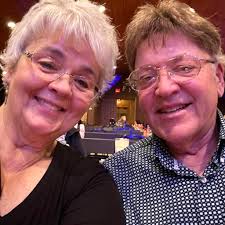 We finally got to give y'all “The Byrd” in person! #alexmiller  #countrymusic #reels #reelsfacebook #fyp #tracybyrd #duet #cool #friends  #thebyrd #country #livemusic #singing #singer 2025 Cattaraugus County Fair  @topfansTracy Byrd Music