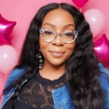 Blending your neck? Guessing your shade? Putting concealer everywhere?  Using the wrong brush? Not moisturizing first? Comment yours — I'll go  first 😭👇🏽